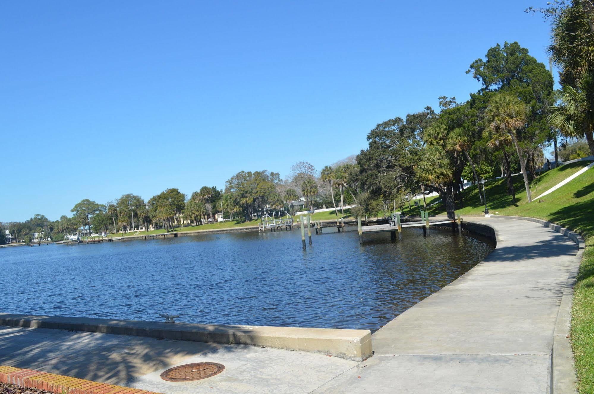 Tarpon Inn Tarpon Springs Ngoại thất bức ảnh