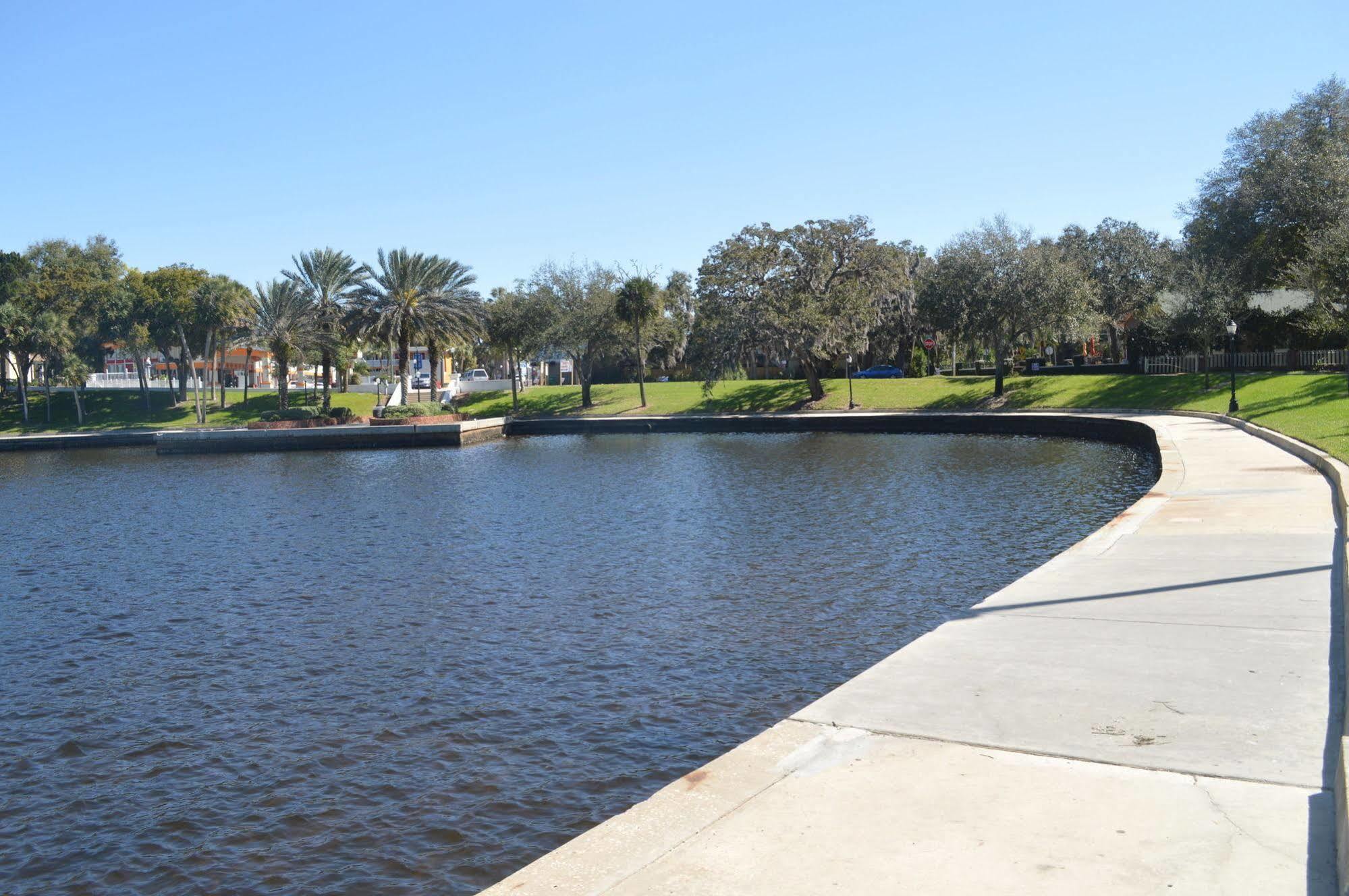 Tarpon Inn Tarpon Springs Ngoại thất bức ảnh