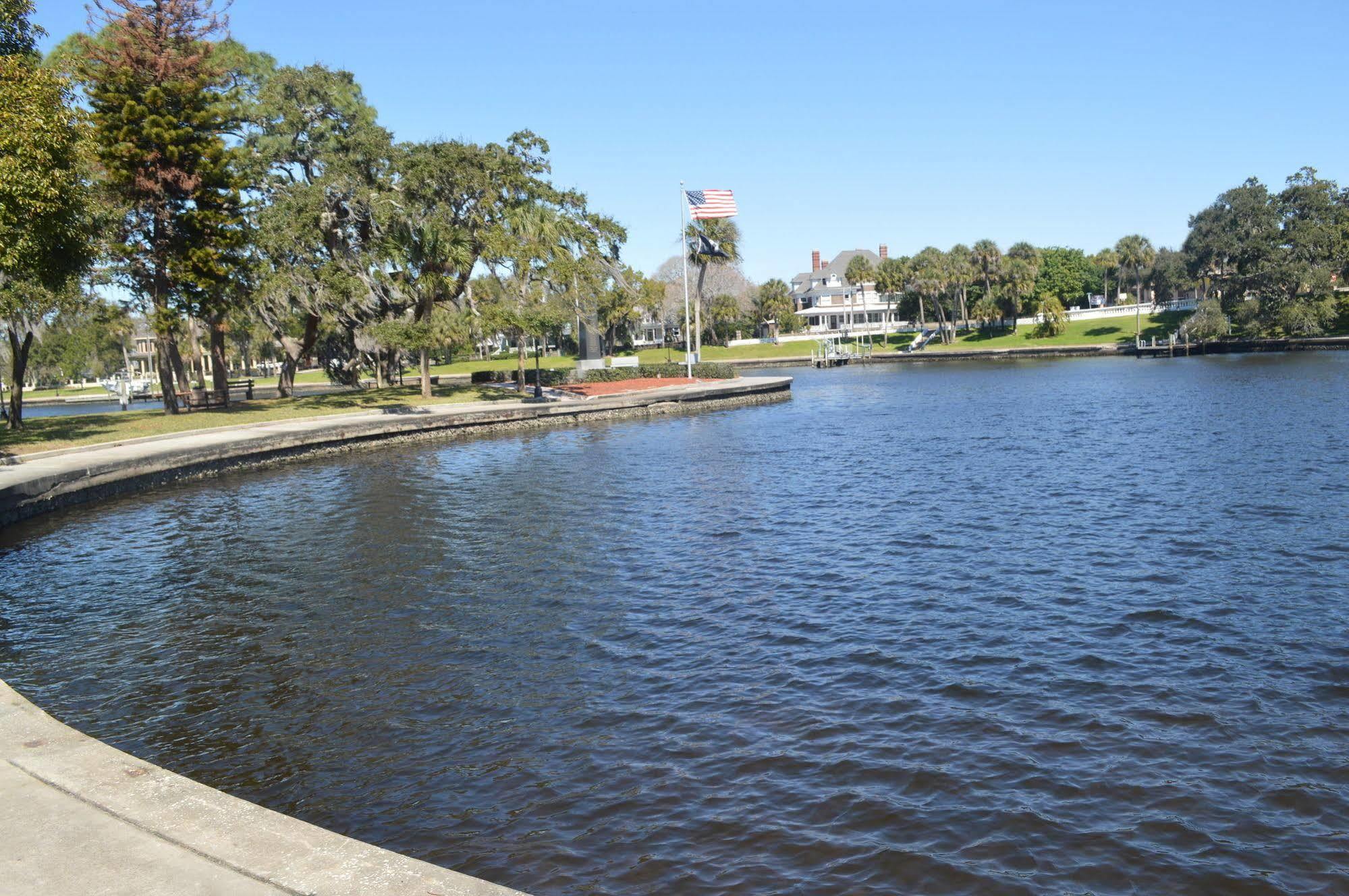 Tarpon Inn Tarpon Springs Ngoại thất bức ảnh