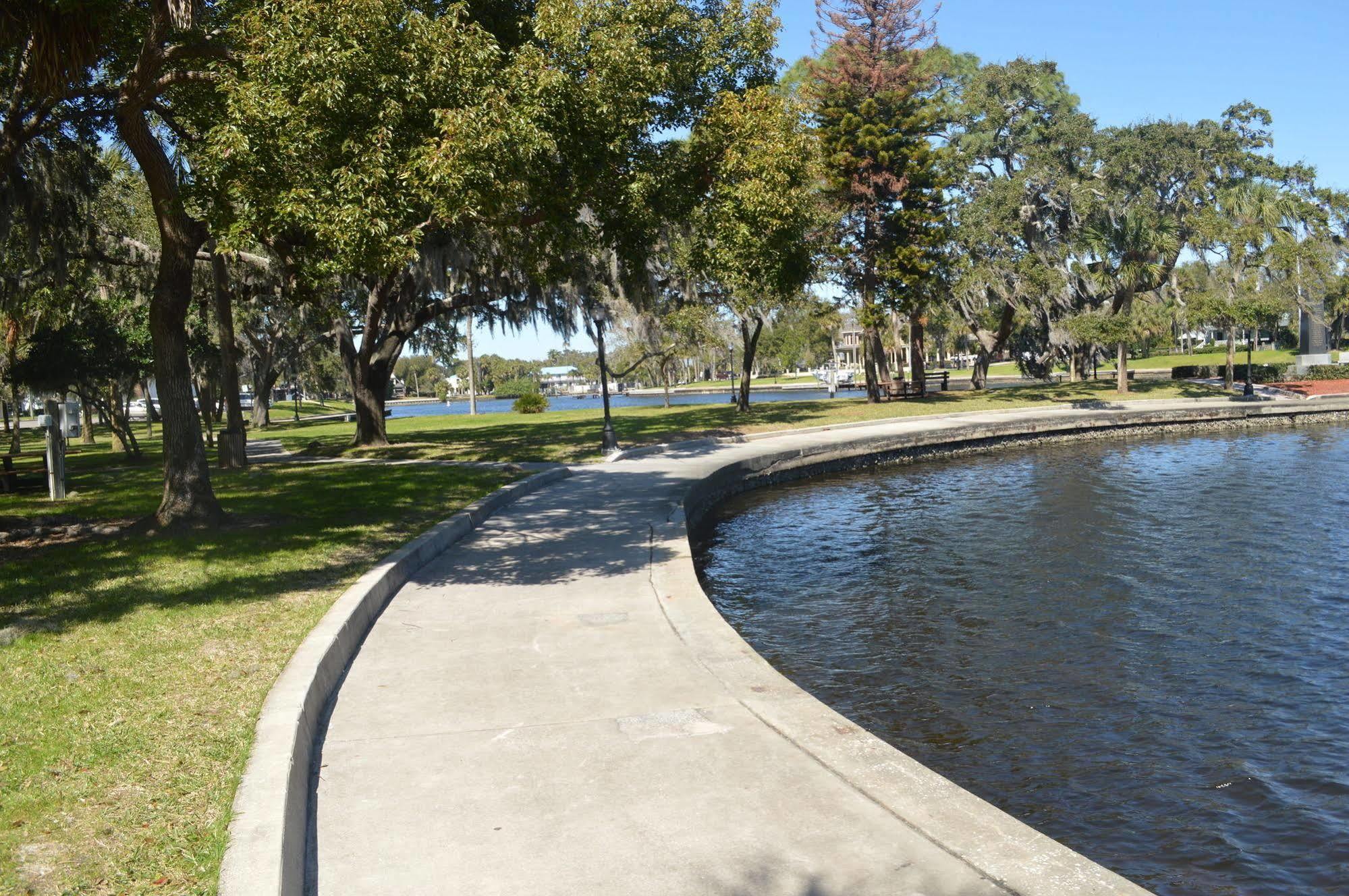 Tarpon Inn Tarpon Springs Ngoại thất bức ảnh